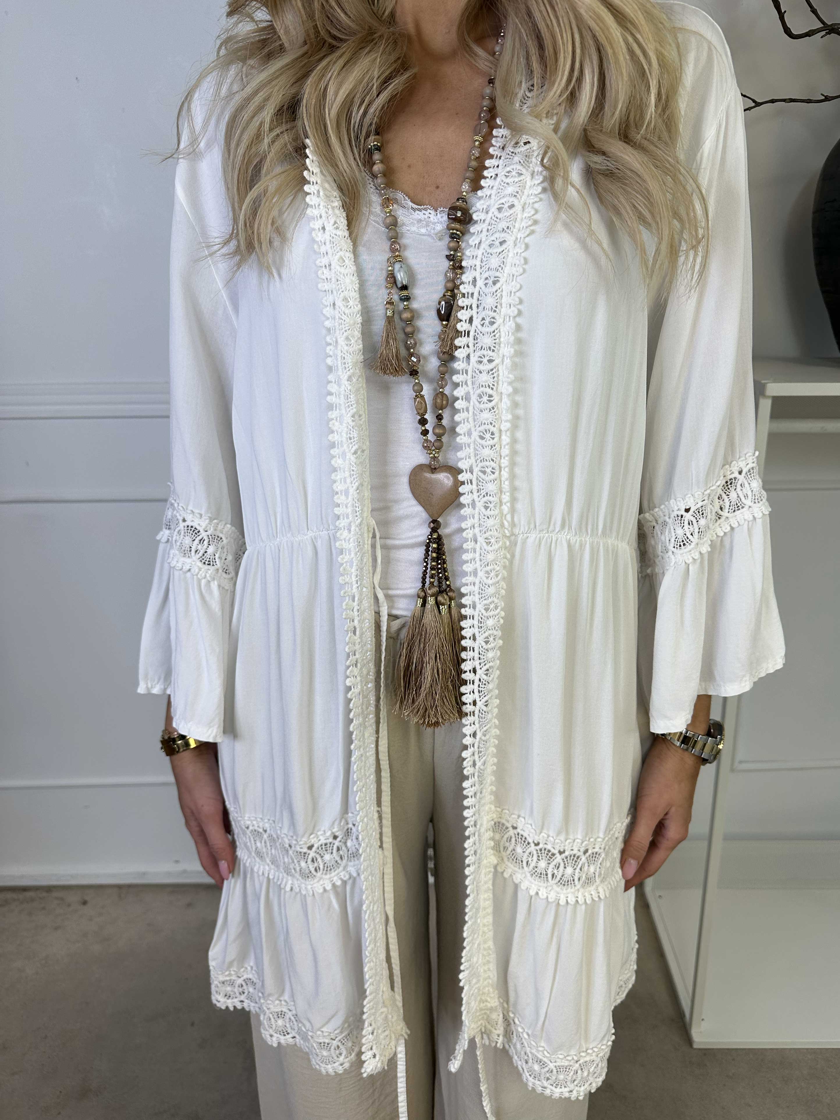 Kiki - Söt kimono med fin spets